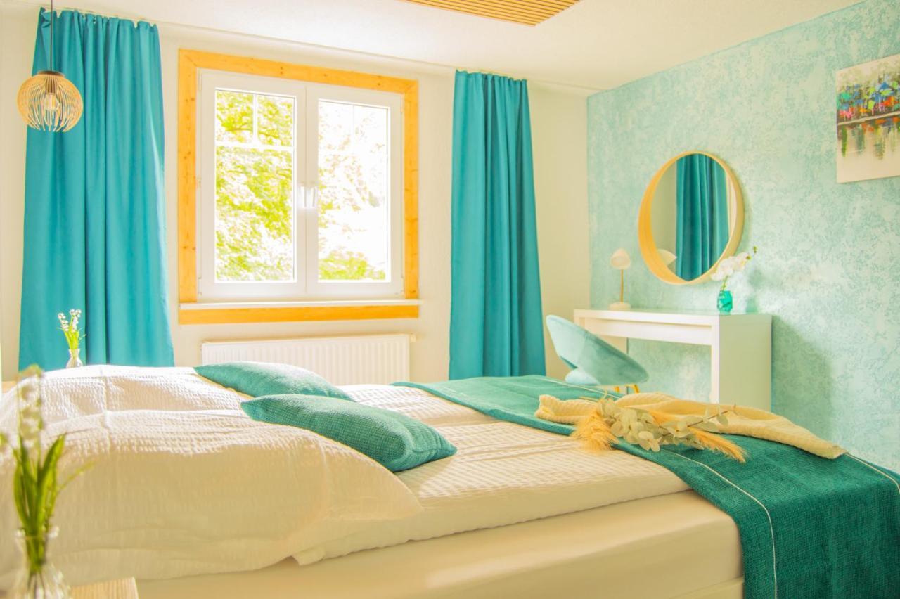 Wellnessoase Mitten In Der Wasserfallstadt Triberg 特里贝格 外观 照片