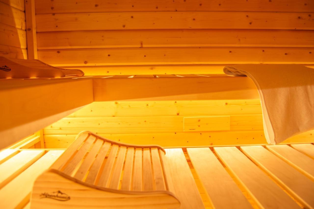 Wellnessoase Mitten In Der Wasserfallstadt Triberg 特里贝格 外观 照片