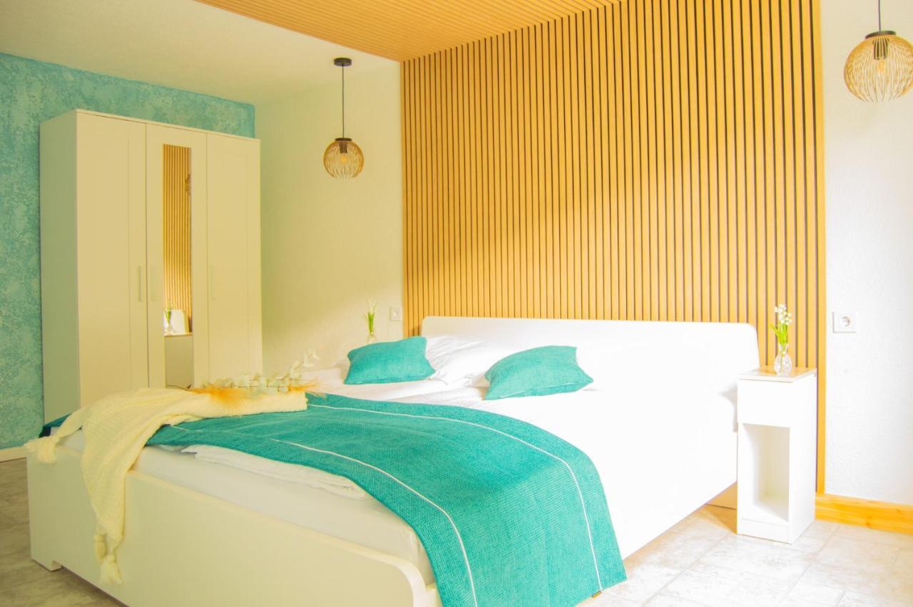 Wellnessoase Mitten In Der Wasserfallstadt Triberg 特里贝格 外观 照片