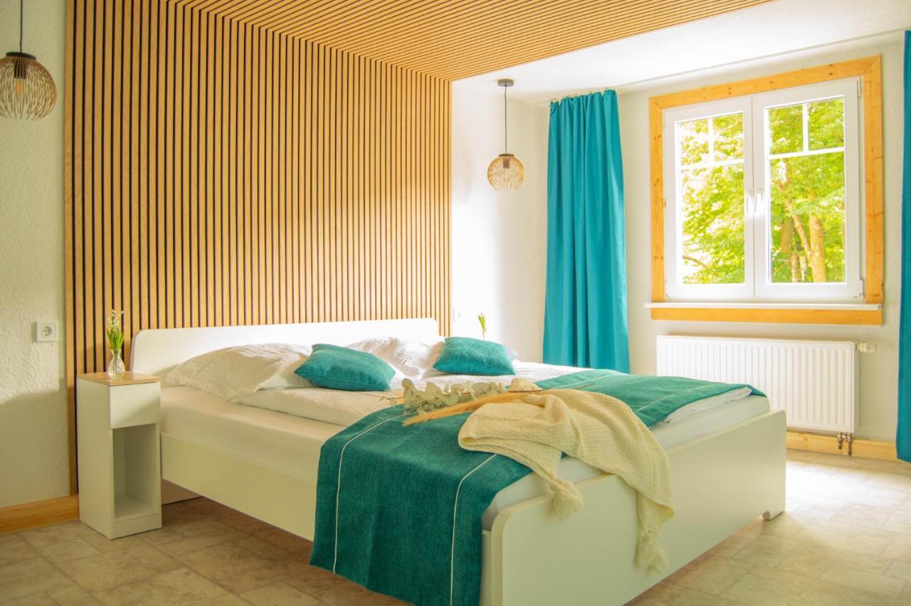 Wellnessoase Mitten In Der Wasserfallstadt Triberg 特里贝格 外观 照片