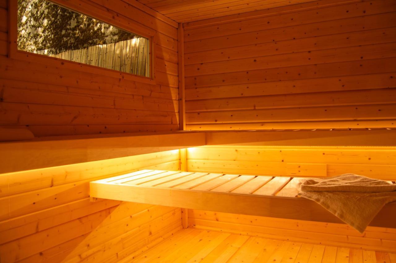 Wellnessoase Mitten In Der Wasserfallstadt Triberg 特里贝格 外观 照片